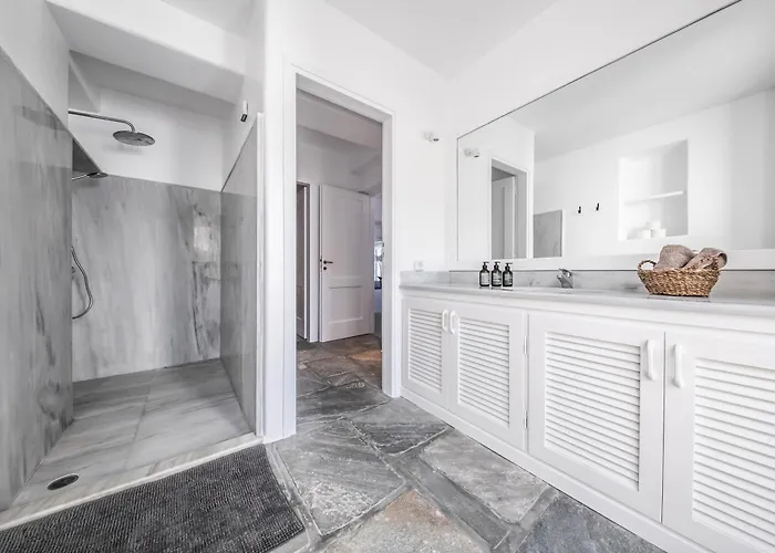 Joy Mykonos Boutique * Ano Mera