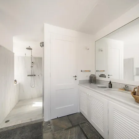 Joy Mykonos Boutique * Ano Mera