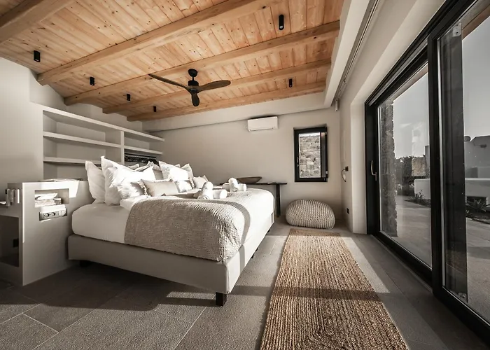 Joy Mykonos Boutique Ano Mera